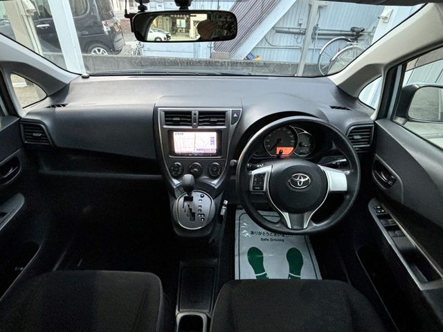 TOYOTA RACTIS 2012 Image 31