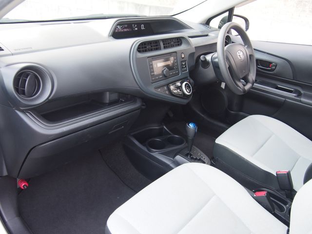 TOYOTA AQUA 2019 Image 31