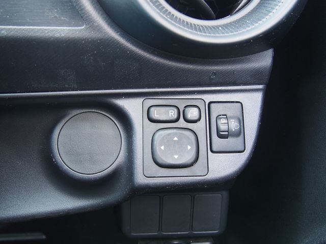 TOYOTA AQUA 2019 Image 31