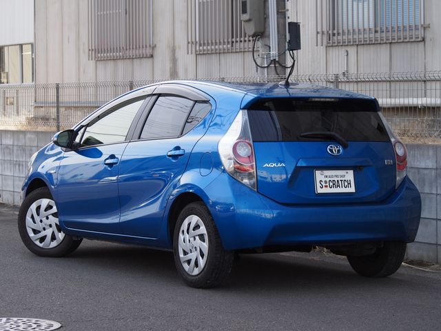 TOYOTA AQUA 2014 Image 31