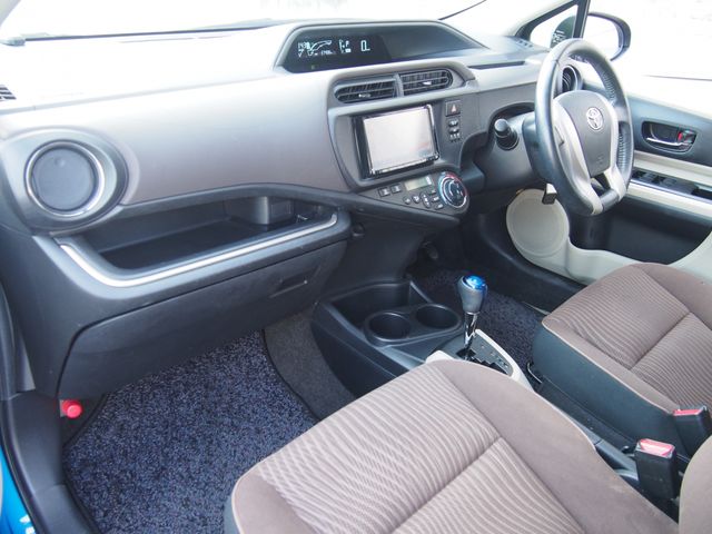 TOYOTA AQUA 2014 Image 31