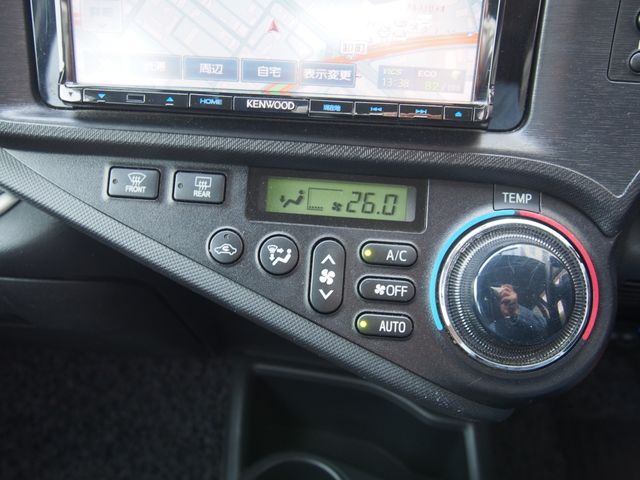 TOYOTA AQUA 2014 Image 31