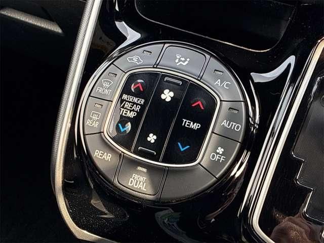 TOYOTA VOXY 4WD 2019 Image 31