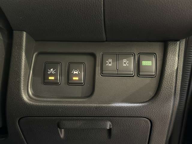 NISSAN SERENA  S-HYBRID 4WD 2015 Image 31