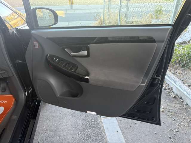 TOYOTA PRIUS 2010 Image 31