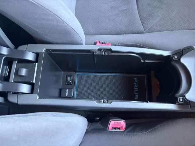 TOYOTA PRIUS 2010 Image 31