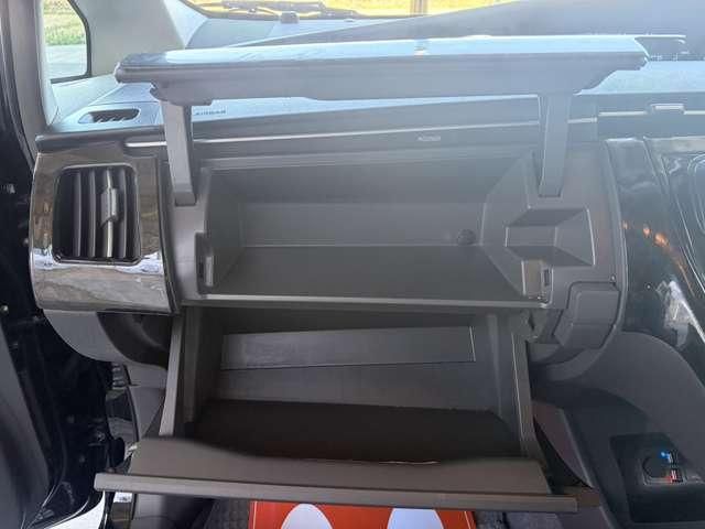 TOYOTA PRIUS 2010 Image 31