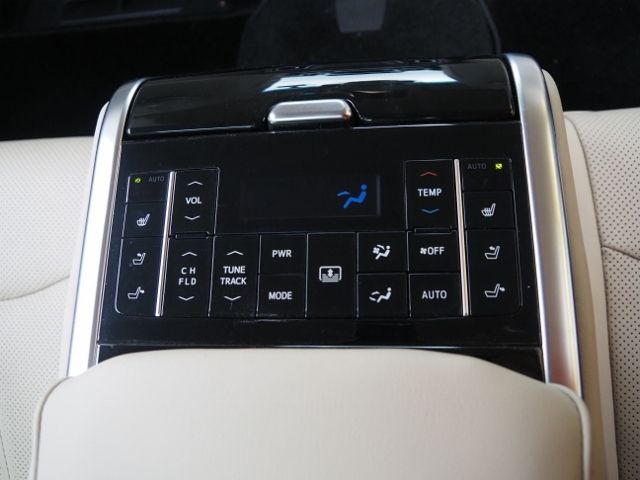 TOYOTA CROWN SEDAN HYBRID 4 2019 Image 31