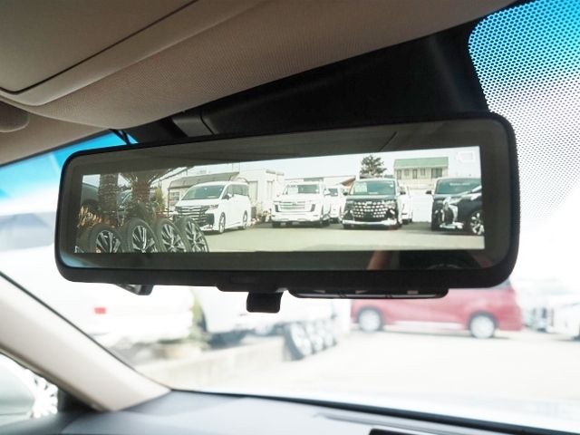 TOYOTA CROWN SEDAN HYBRID 4 2019 Image 31