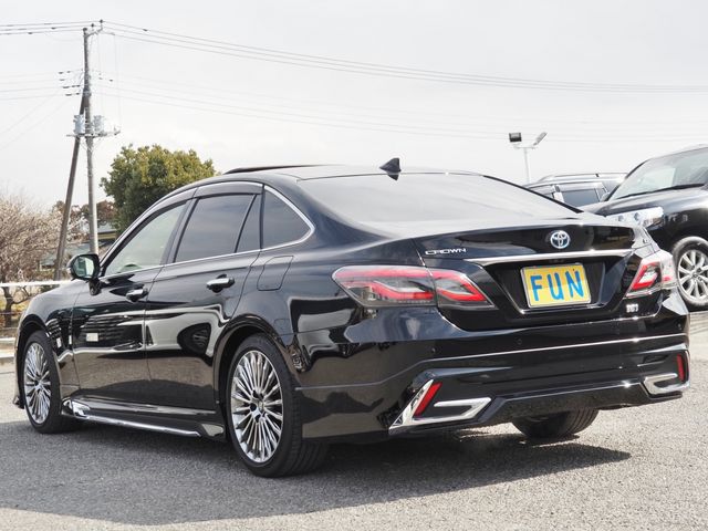 TOYOTA CROWN SEDAN HYBRID 2021 Image 31