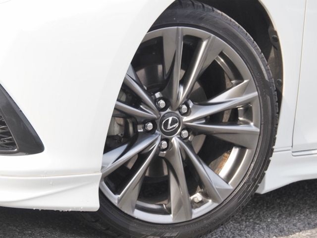 TOYOTA LEXUS ES300H 2019 Image 31