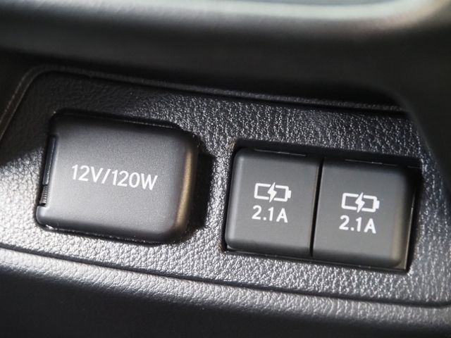 TOYOTA LEXUS ES300H 2019 Image 31