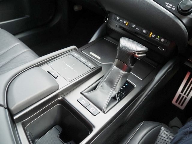 TOYOTA LEXUS ES300H 2019 Image 31