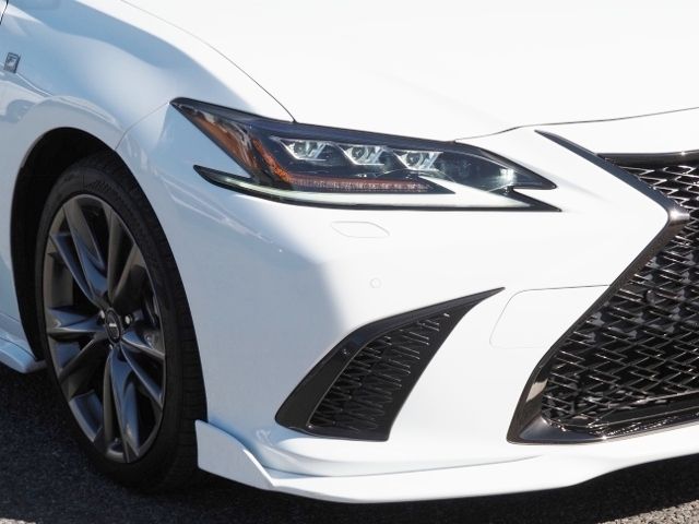TOYOTA LEXUS ES300H 2019 Image 31