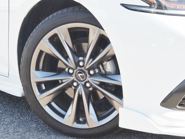 TOYOTA LEXUS ES300H 2019 Image 31
