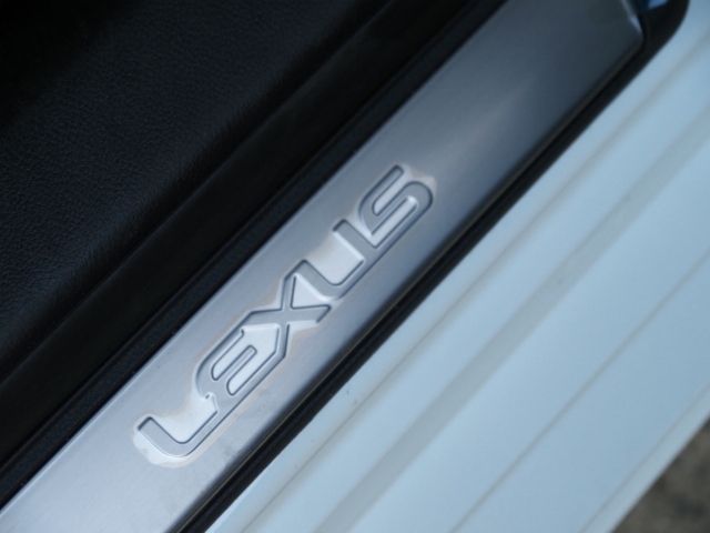 TOYOTA LEXUS ES300H 2019 Image 31