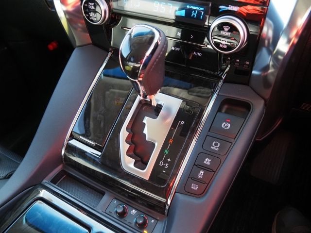 TOYOTA ALPHARD HYBRID 4WD 2021 Image 31