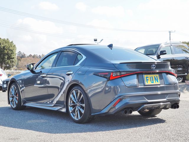 TOYOTA LEXUS IS300H 2021 Image 31