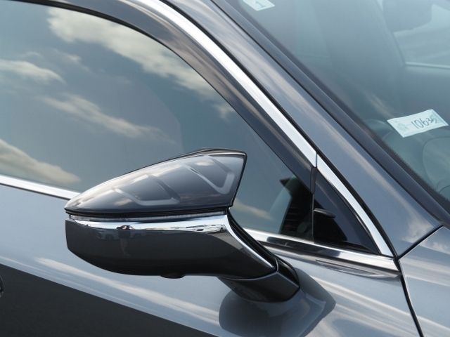 TOYOTA LEXUS IS300H 2021 Image 31