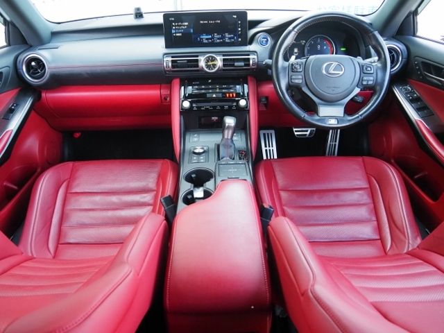 TOYOTA LEXUS IS300H 2021 Image 31