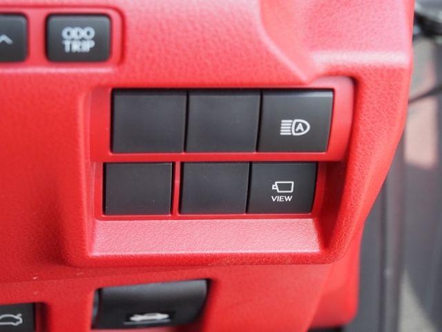 TOYOTA LEXUS IS300H 2021 Image 31