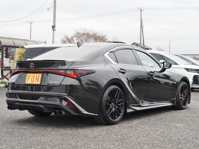 TOYOTA LEXUS IS350 2021 Image 31