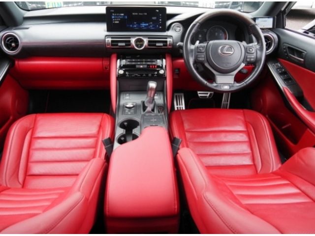 TOYOTA LEXUS IS350 2021 Image 31