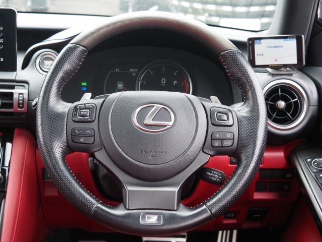 TOYOTA LEXUS IS350 2021 Image 31