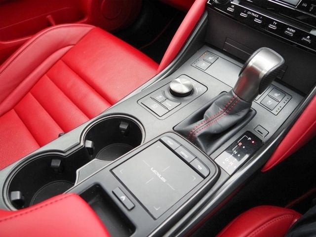 TOYOTA LEXUS IS350 2021 Image 31