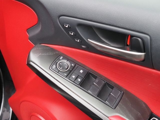 TOYOTA LEXUS IS350 2021 Image 31