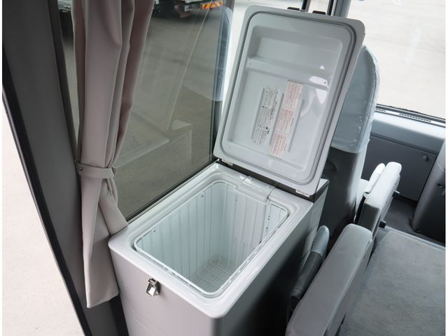 NISSAN CIVILIAN 2018 Image 31