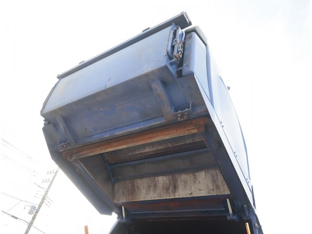 MITSUBISHI CANTER 2018 Image 31