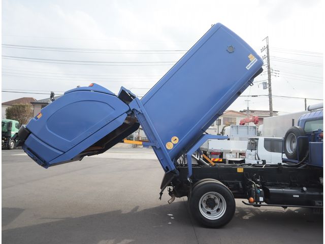 MITSUBISHI CANTER 2018 Image 31