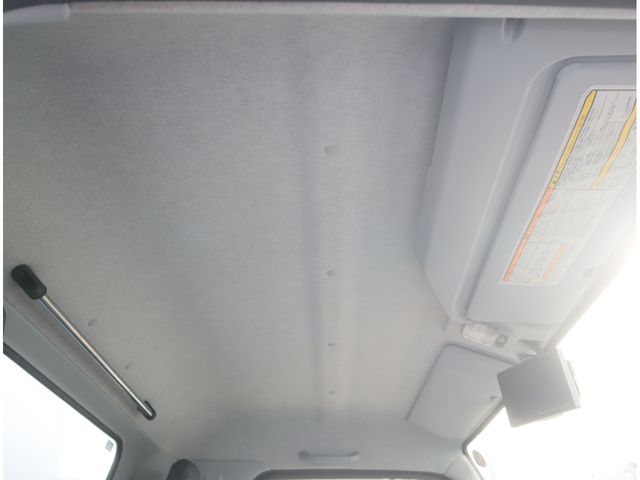 MITSUBISHI CANTER 2018 Image 31