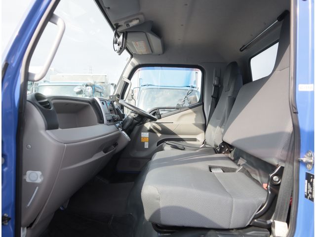 MITSUBISHI CANTER 2018 Image 31