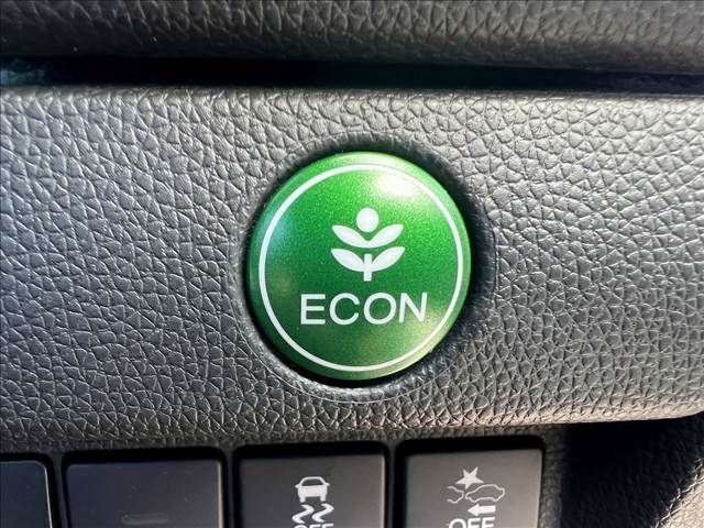 HONDA FIT HYBRID 2017 Image 31