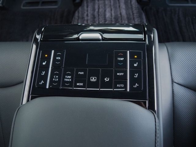 TOYOTA CROWN SEDAN HYBRID 2021 Image 31