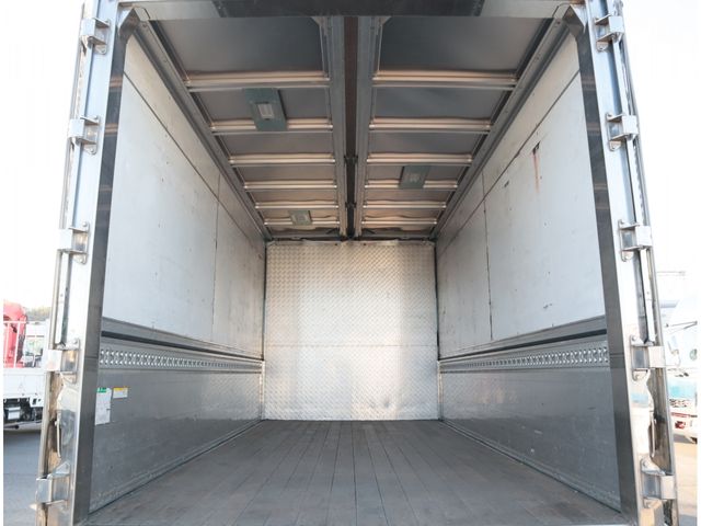 ISUZU ELF 2018 Image 31