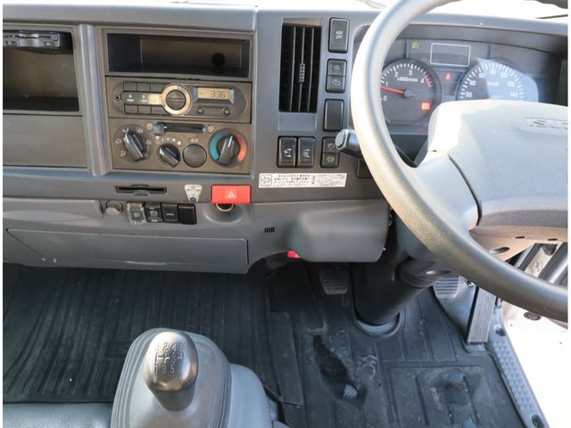 ISUZU ELF 2018 Image 31