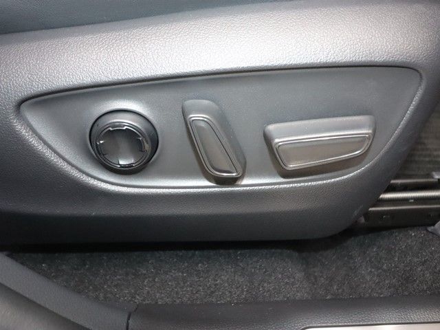 TOYOTA HARRIER HYBRID 2025 Image 31