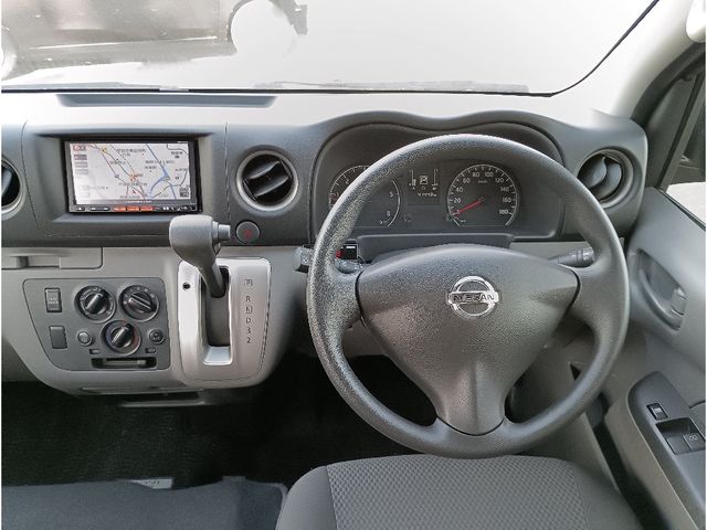 NISSAN NV350 CARAVAN 4WD 2015 Image 31