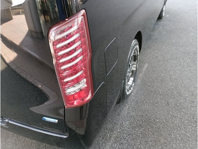 NISSAN NV350 CARAVAN 4WD 2015 Image 31