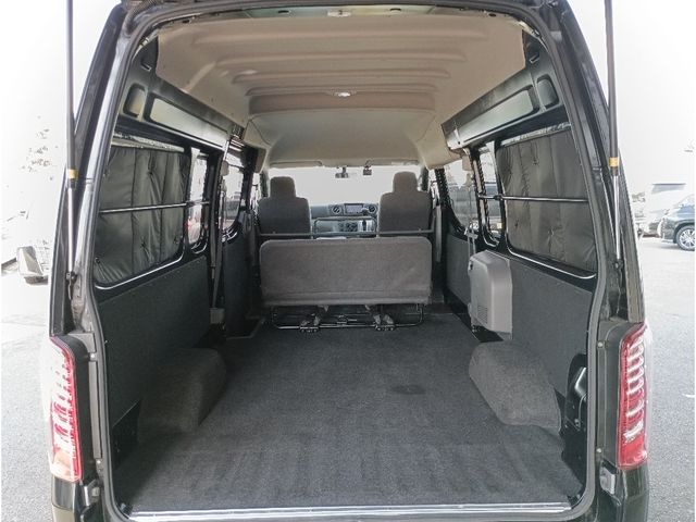NISSAN NV350 CARAVAN 4WD 2015 Image 31