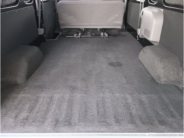 NISSAN NV350 CARAVAN 4WD 2015 Image 31