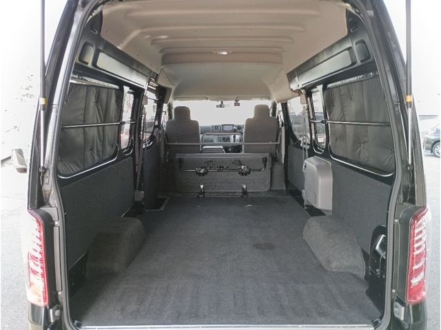 NISSAN NV350 CARAVAN 4WD 2015 Image 31