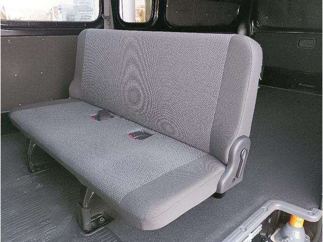 NISSAN NV350 CARAVAN 4WD 2015 Image 31