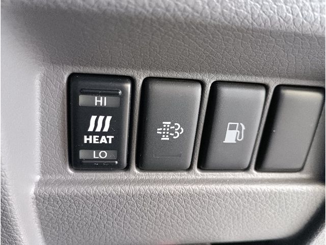 NISSAN NV350 CARAVAN 4WD 2015 Image 31