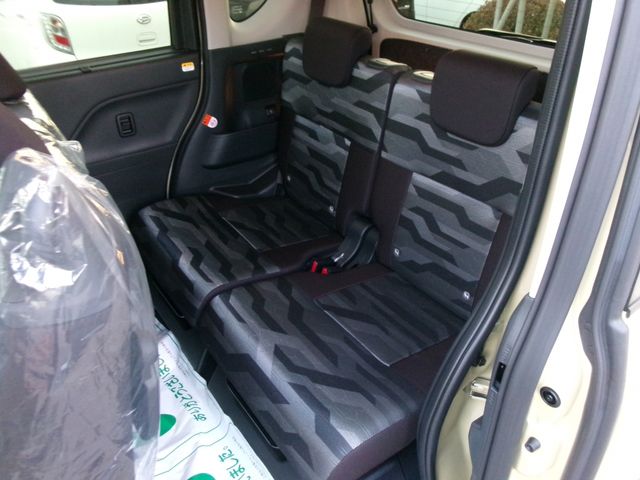 DAIHATSU TANTO FAN CROSS 2025 Image 31