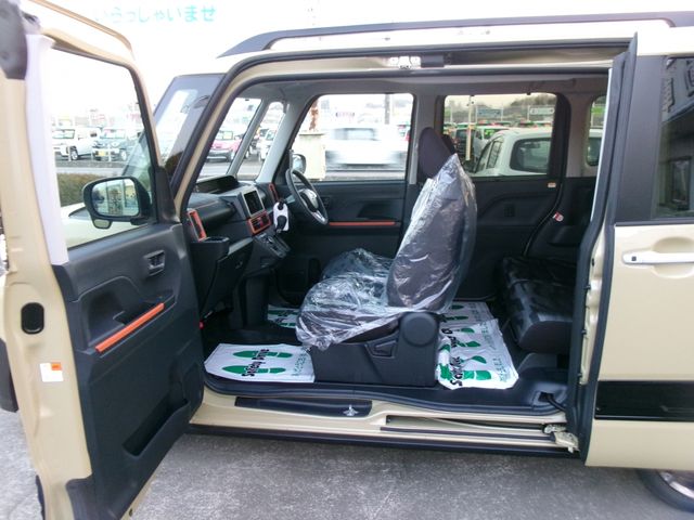 DAIHATSU TANTO FAN CROSS 2025 Image 31