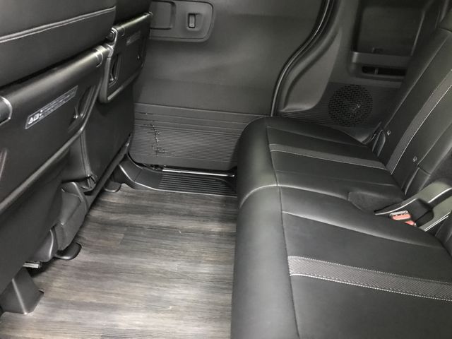 HONDA N BOX CUSTOM 2023 Image 31